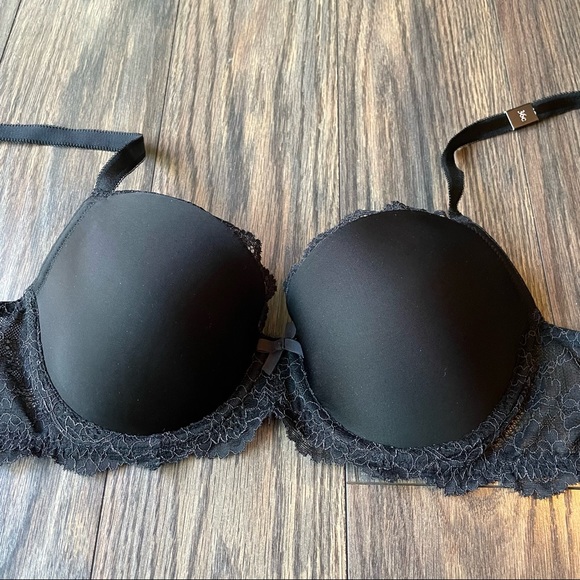 Victoria Secret Bra - Picture 2 of 6